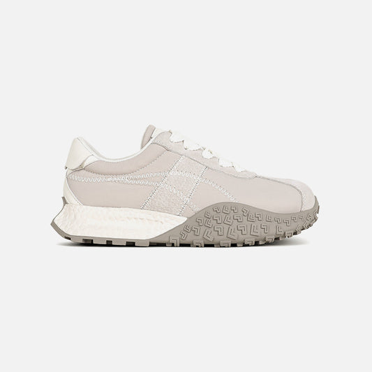 Atmungsaktive Sneaker mit Ledereinsätzen