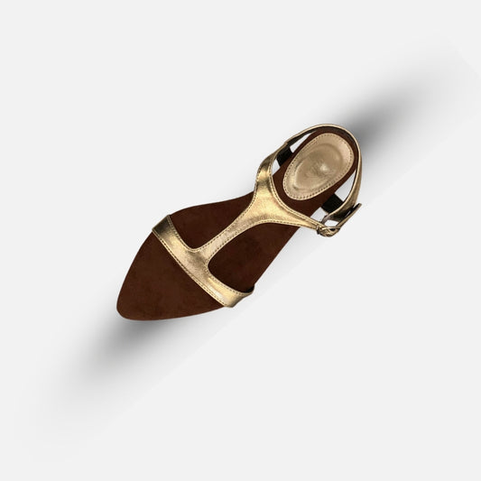 Sandalen mit spitzer Zehenpartie und Schnalle